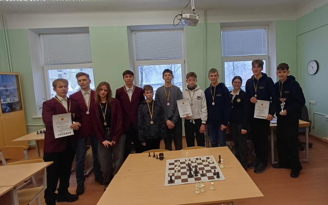 Pirmokų gimnazistų pergalė šachmatų varžybose
