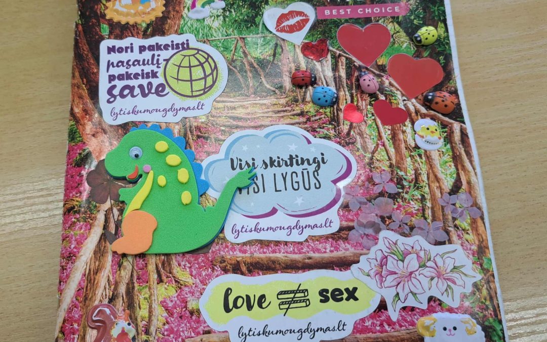 Gimnazijos bibliotekoje – paroda „Išmintingieji sąsiuviniai“